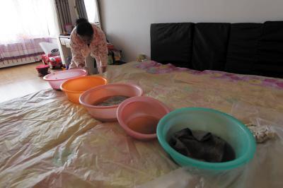 闽侯楼上漏水，住户失联，小区没物管，业主维权难！律师来支招……